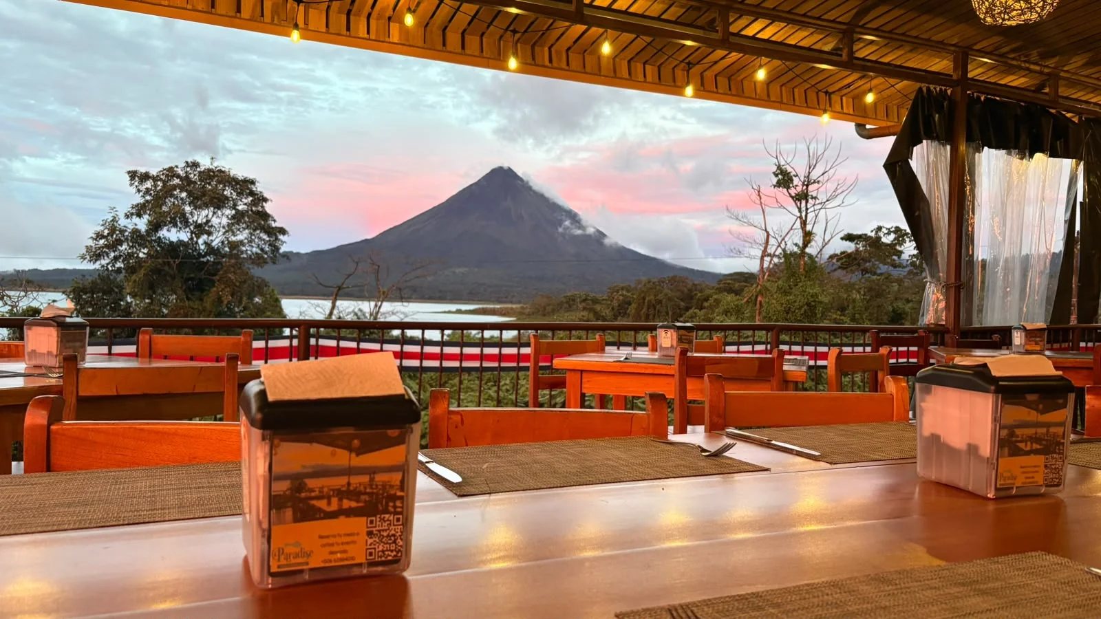 Fusion Mirador Arenal Dining with Volcano View
